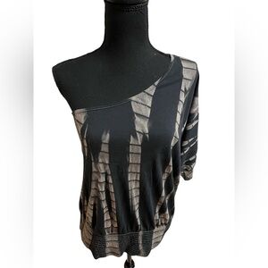Vintage Gianni Bini Black and Gray Asymmetrical Top